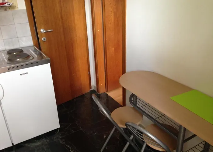 Happy Centre-free Parking